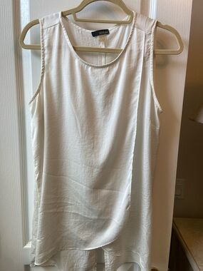 Renuar White Sleeveless Tank Top